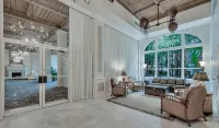 Island Newly Renovated 1 BR- King Bed - Homestays