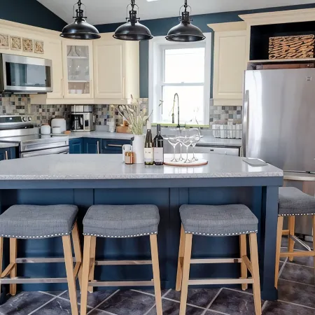 Century Home centrally located in Prince Edward County (located in Bloomfield)