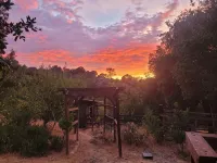 Julian's Red Fox Retreat- Nature with a Hot Tub