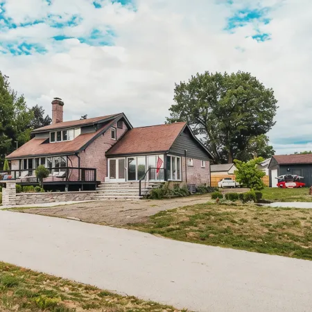 Luxury private Portage Lakes home lake access 3 bd Oasis Hottub pet friendly!