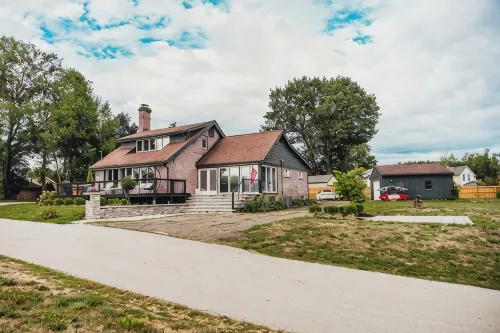 Luxury private Portage Lakes home lake access 3 bd Oasis Hottub pet friendly! - 부티크