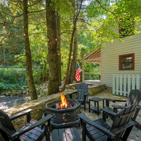 Helen's Newest Riverfront Rental on the Chattahoochee River