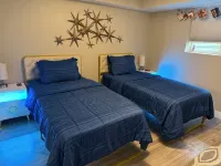 Cozy Modern 2Br , Free Parking & Wi-Fi, Min. Away from the World's Ski Resorts.