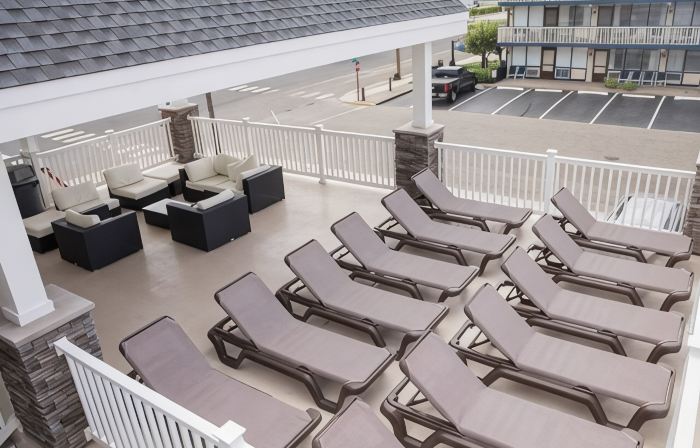 Escape to Paradise in Avalon – Beautiful Condo Just Steps from the Beach