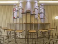 哈丹褐點飯店 下端附近的飯店