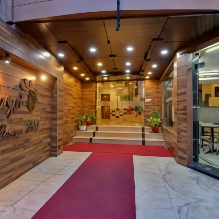 Mayur by Roomsinc