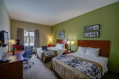 Sleep Inn & Suites Pearland - Houston South - parking