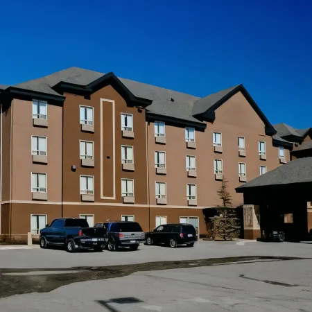 PRAIRIE CREST CALGARY AIRPORT by IHG