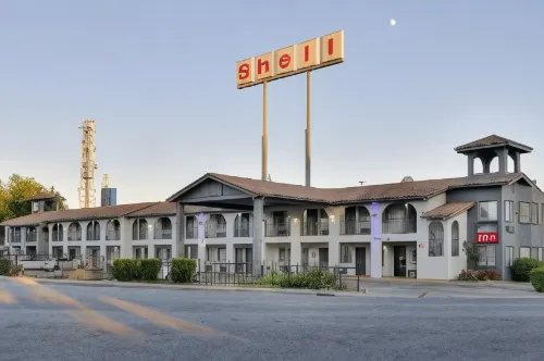 Crossroads Inn - Downtown Sacramento - Motels