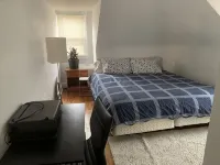Attic Apartment in Leafy Roland Park Hotels near OXOXO Gallery