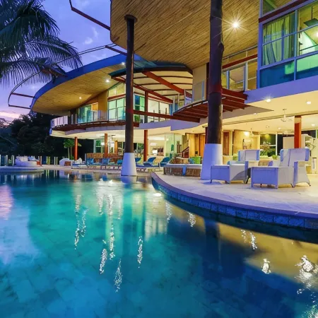 Luxury Villa, In House Spa & Gym, Hotel-size Pool, Event Tent, Chef Included