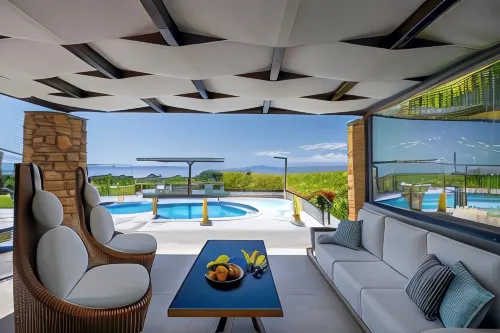 Iakovakis Suites & Spa