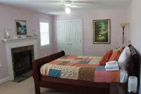 Family vacation retreat w/ In-ground Pool with private Chesapeake Bay access! - 3-Star