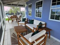 Waterfront on White Sound, Private Dock, Beach, Swimming Pool, Solar/Batteries - 4-Star