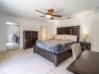 Grey Manor – Spacious 3Br/2BA Hallandale Home, Heated Pool & Smart Amenities فنادق في هالانديل بيتش