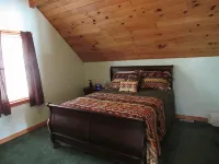 Log Cabin on the Hudson - Alphydda