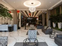 De Lobby Suite Hotel Hotels near Batu Townsquare