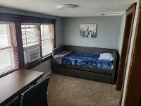 Cozy upstairs bungalow - 2-Star