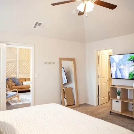 Scandi Home by Turnpike - KING Bed, Fast WiFi