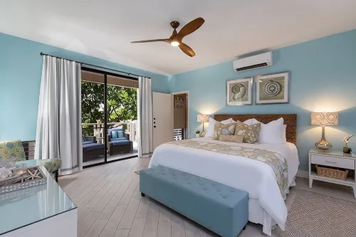 Hula On In to Beach House Chic Style, Click the Video tour below! - جاكوزي