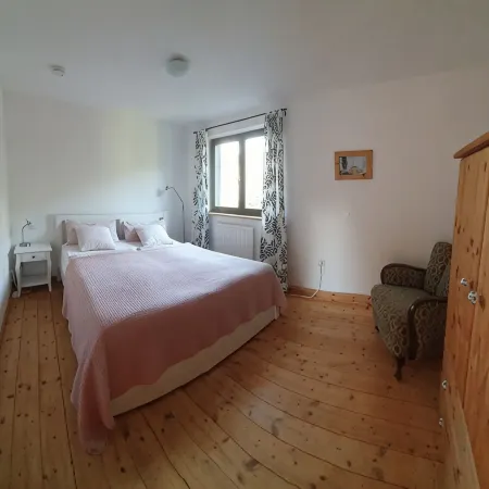 NEW - Cottage on the lake only 750m forest path to Libbesickesee