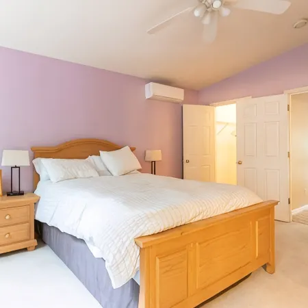 Winter Wonderland Chalet WArcades, Pool Table, Fire Pit, Lake, Pools & Ski Lifts