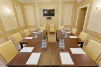 Onegin Hotel - parking
