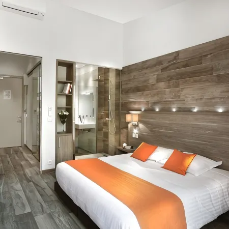 Seventeen Hotel