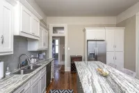 Van Frank Cottage 3bd/2ba Downtown Little Rock - Bungalows