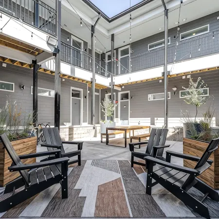 Super Walkable 2-bedroom w/ 5-Star Finishes!