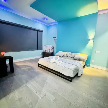 Lakeside Luxe Hotels in Pickering
