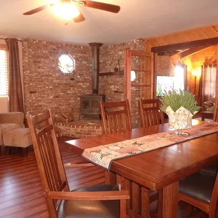 Bison Lodge For Quiet Contemplation, Modern Conveniences, AC/Wifi & Pets