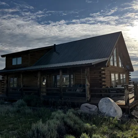 River Frontage! Beautiful log home sitting on Yellowstone River with 360  views!