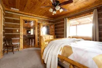 3 Min to Brown County State Park+Hot Tub+Fire Pit+Swing Set+Games