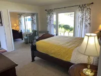 Steps to Beach! Pet Friendly. - 4-Star