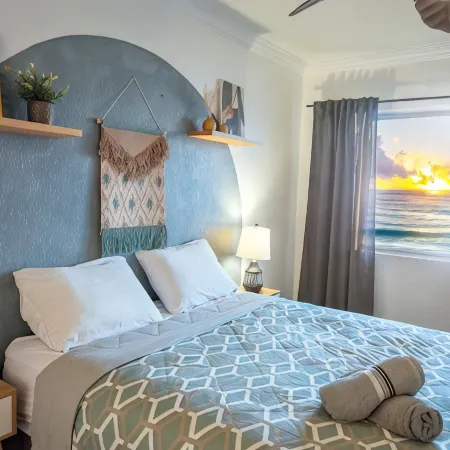 2 BDR - BEACHFRONT Cozy Apt