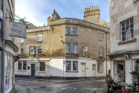 Spacious Luxury Georgian Townhouse in the heart of Bath - บังกะโล