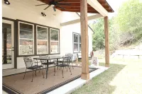 Master suite/ Soaking Tub/ Spacious Kitchen - 4 étoiles