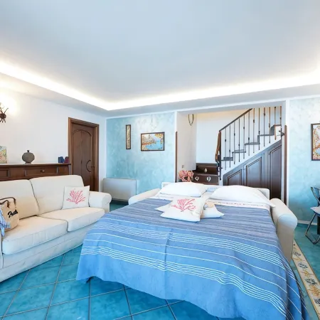 Casa NENNO with garden-solarium and beautiful view of the sea and the coast
