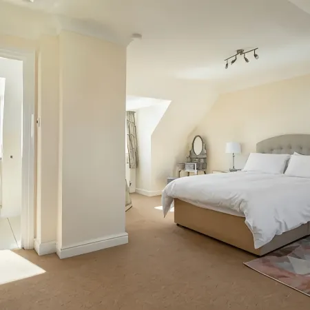 Abingdon House - 4 Br on the Marina