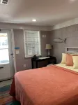 SEAS THE DAY: Charming Folly Beach Apartment awaits your arrival! - WiFi