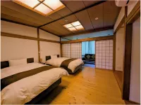Hitoyoshi Ryokan - parking