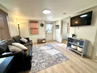 Little Blue Cottage - Charming 1-bedroom cottage in Kirksville - Homestays