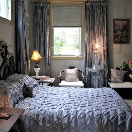Apartment with Expansive Views;  River & Mountains Walk to Train, Main St, Dia