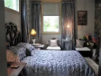 Apartment with Expansive Views;  River & Mountains Walk to Train, Main St, Dia - Condos