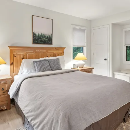Renovated-Spacious Home Ideally Located in the Middle of Stowe