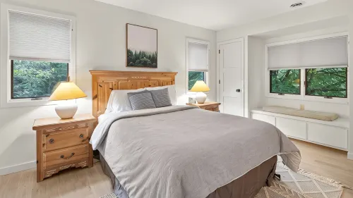 Renovated-Spacious Home Ideally Located in the Middle of Stowe - Jacuzzi