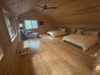Quiet Sports Oasis-Wooded & Private Hotels in Lenroot