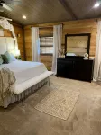 Peaceful Retreat! Cozy Lodge with Scenic Views, Patio, Fire Pit.