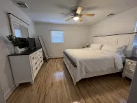 Cozy Hamptons get away, pool, minutes from beaches, shops, restaurants and more! - 3 tähden